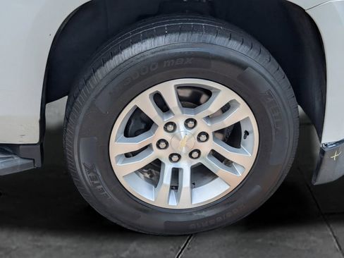 Used 2020 Chevrolet Tahoe LS w/ Enhanced Driver Alert Package RWD image 11