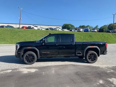 Used 2024 GMC Sierra 3500 AT4 w/ AT4 Preferred Package AWD/4WD image 5