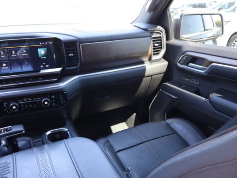 Used 2023 Chevrolet Silverado 1500 High Country w/ Technology Package AWD/4WD image 16