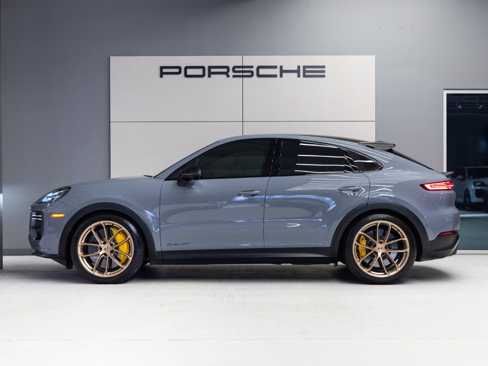 Certified 2024 Porsche Cayenne Turbo GT AWD/4WD image 2