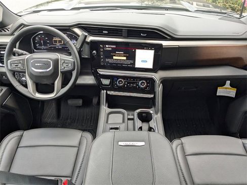 New 2025 GMC Sierra 2500 Denali w/ Denali Reserve Package image 16