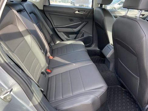 Used 2022 Volkswagen Jetta SE image 30