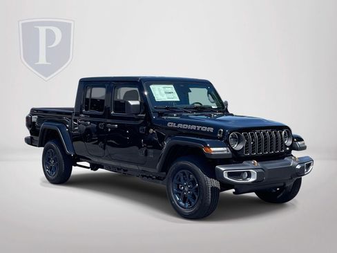 New 2026 Jeep Gladiator Sport AWD/4WD image 2