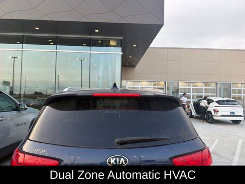 Used 2017 Kia Sorento FWD w/ LX Convenience Package image 6