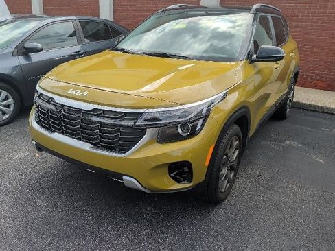 Used 2024 Kia Seltos S AWD/4WD image 3