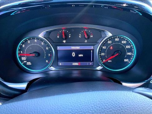 Used 2023 Chevrolet Traverse LT FWD image 22