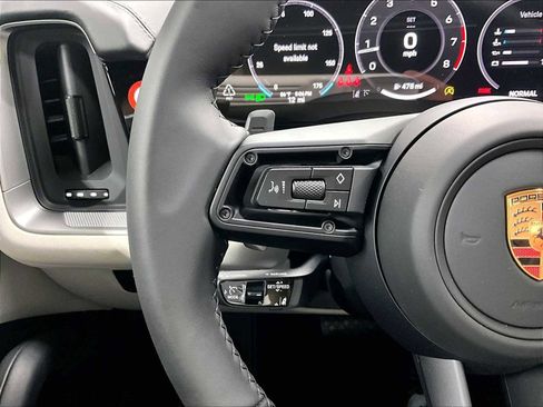 New 2026 Porsche Cayenne Coupe AWD/4WD image 19