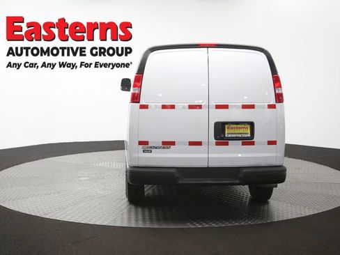 Used 2021 Chevrolet Express 2500 RWD image 33