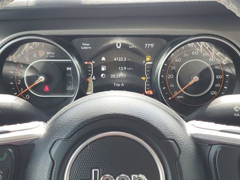 Used 2023 Jeep Gladiator Overland AWD/4WD image 26