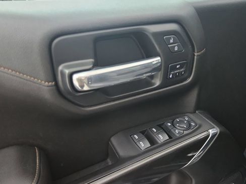Used 2021 GMC Sierra 1500 AT4 w/ AT4 Preferred Package AWD/4WD image 23