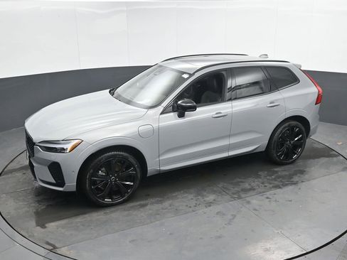 New 2026 Volvo XC60 T8 Ultra w/ Climate Package AWD/4WD image 32