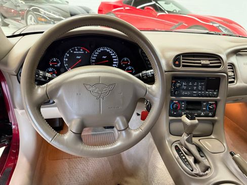 Used 2003 Chevrolet Corvette Coupe w/ Preferred Equipment Group RWD image 48