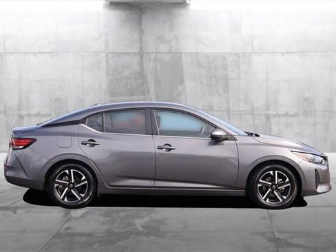 Certified 2024 Nissan Sentra SV image 5