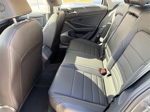 Certified 2024 Volkswagen Jetta SE w/ Panoramic Sunroof Package image 11