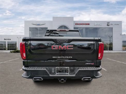 Used 2021 GMC Sierra 1500 AT4 w/ AT4 Premium Package AWD/4WD image 4