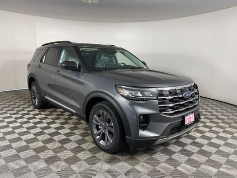 New 2025 Ford Explorer Active w/ Active Comfort Package image 7