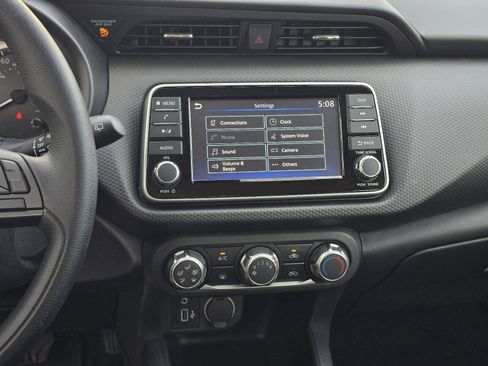 Used 2025 Nissan Kicks Play S image 15