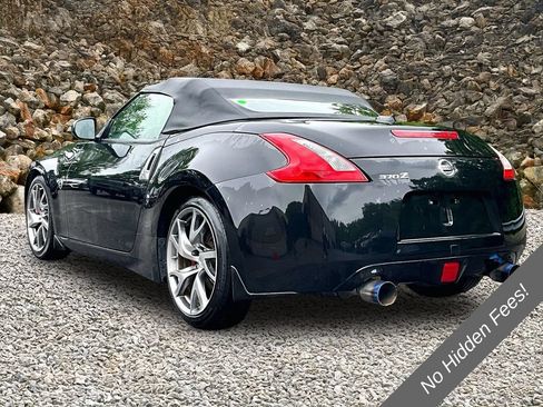 Used 2014 Nissan 370Z Touring w/ Sport Package RWD image 10