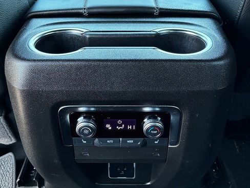 Used 2025 GMC Yukon Denali image 31