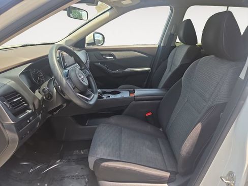 Used 2023 Nissan Rogue SV FWD image 9
