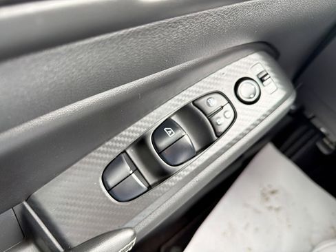 Used 2024 Nissan Altima 2.5 SV image 17