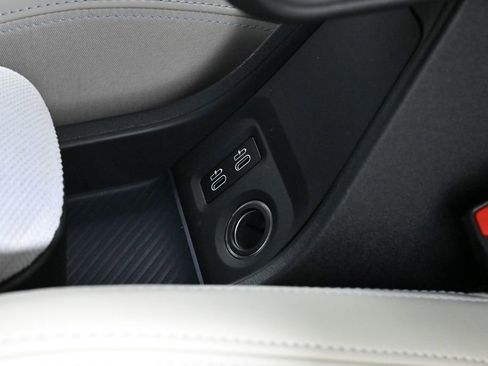 Certified 2025 MINI Cooper 2-Door Hardtop image 22