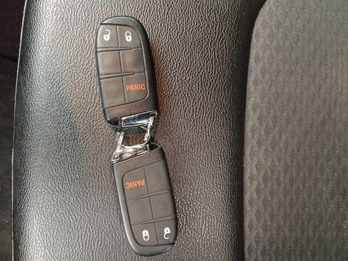 Used 2024 Jeep Compass Latitude w/ Altitude Special Edition image 32