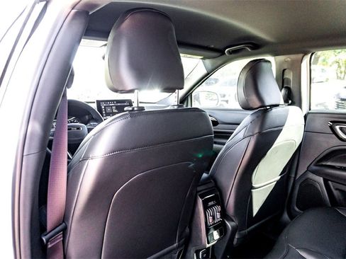 New 2026 Jeep Compass Latitude image 19