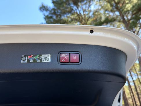 Used 2026 Mercedes-Benz GLC 300 image 18