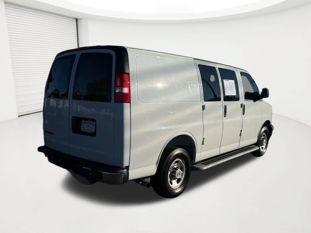 Used 2025 Chevrolet Express 2500 w/ Driver Convenience Package RWD image 5