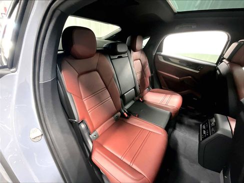 New 2026 Porsche Cayenne image 30