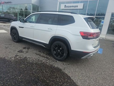 Used 2024 Volkswagen Atlas Peak Edition SEL image 4