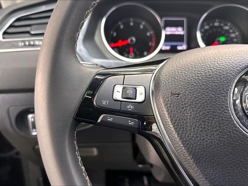 Used 2021 Volkswagen Tiguan SE w/ Panoramic Sunroof Package FWD image 14