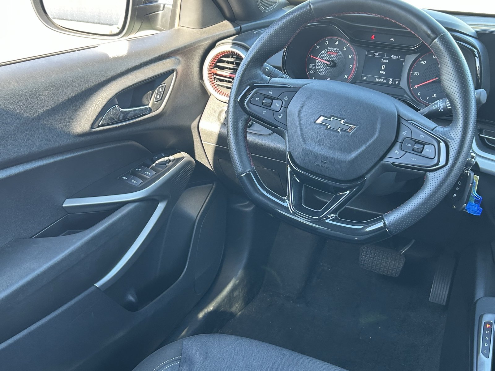 Certified 2024 Chevrolet Trax RS FWD image 16