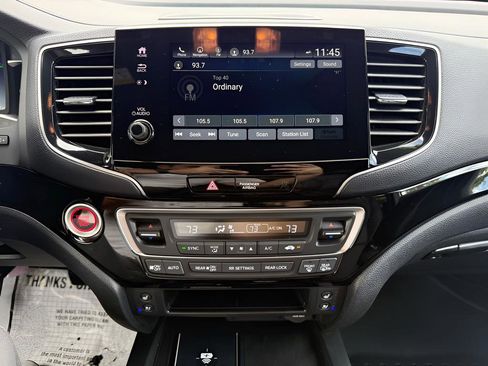 Used 2024 Honda Passport Black Edition image 17