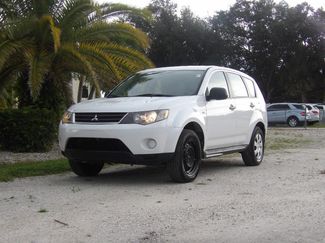 Used 2009 Mitsubishi Outlander ES image 1