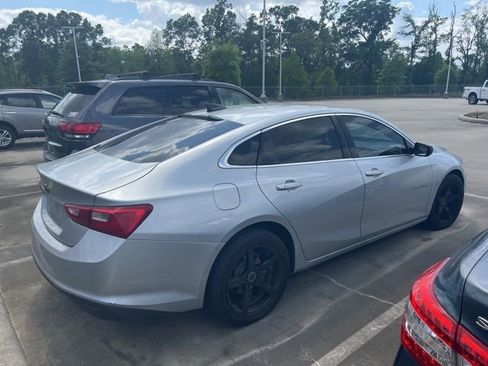 Used 2017 Chevrolet Malibu LS image 3