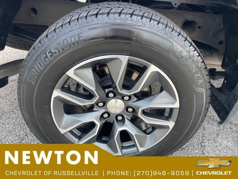 Used 2023 Chevrolet Silverado 1500 LT AWD/4WD image 40