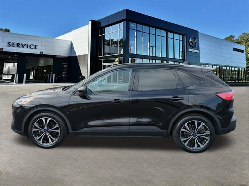 Used 2022 Ford Escape SE w/ SE Sport Appearance Package image 7