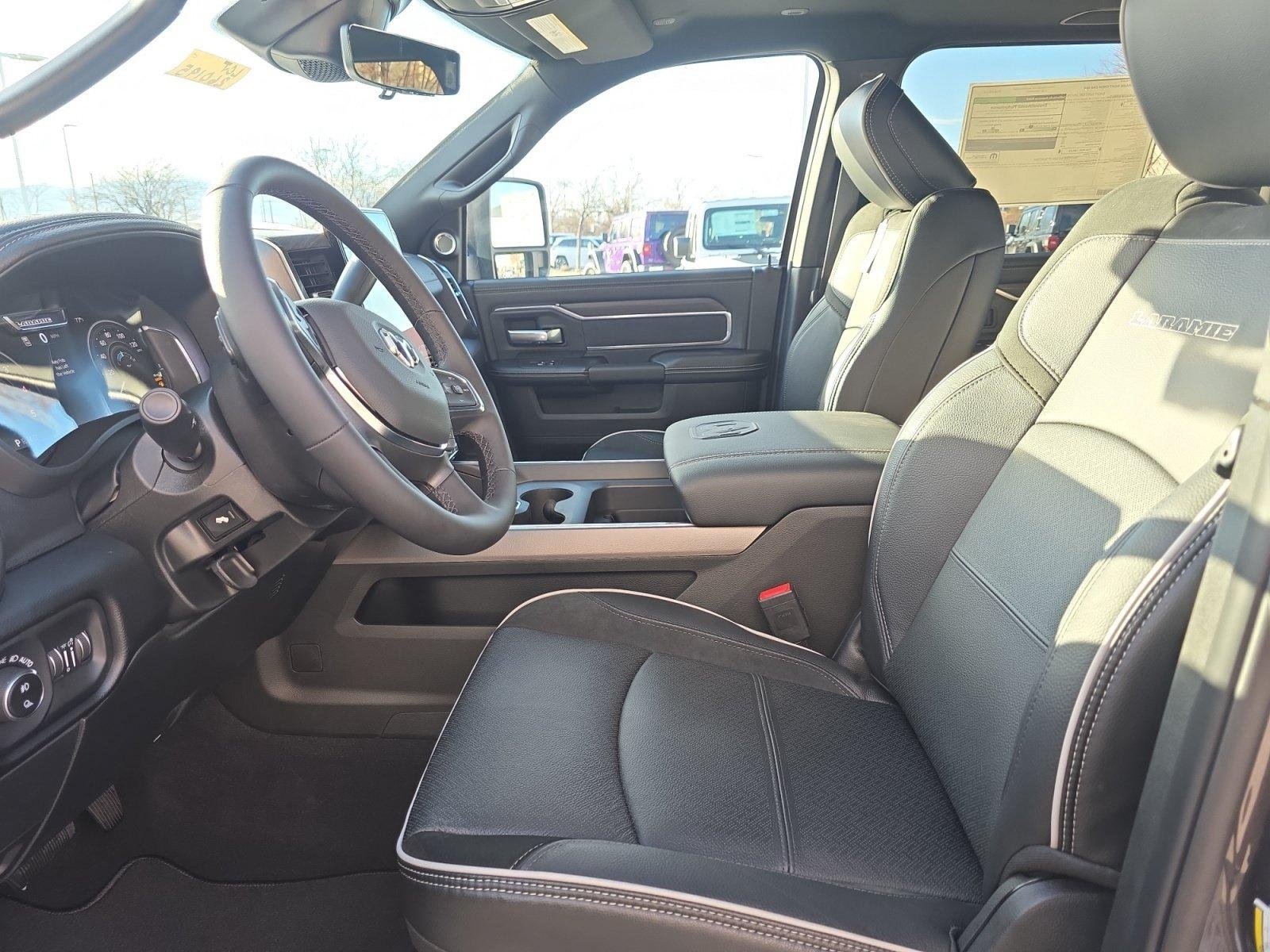 New 2026 RAM 2500 Laramie AWD/4WD image 15