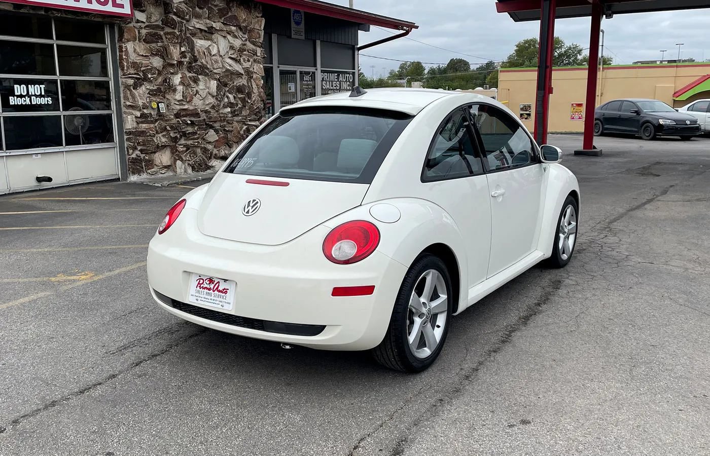 Used 2008 Volkswagen Beetle SE FWD image 7