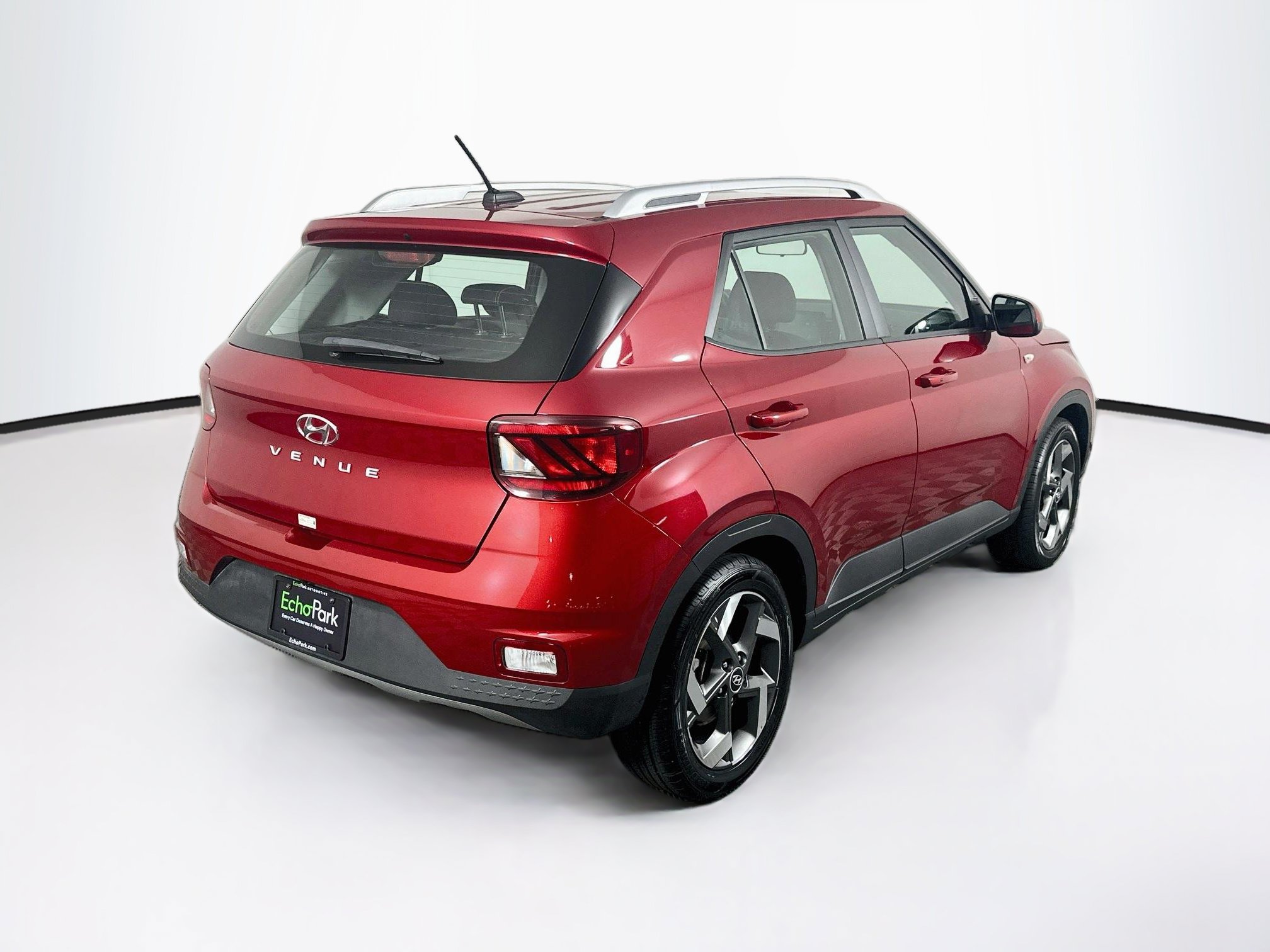 Used 2025 Hyundai Venue SEL FWD image 9