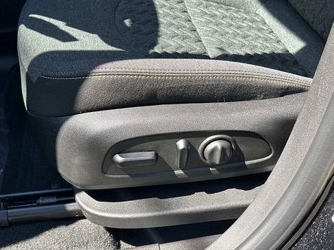 Used 2024 Chevrolet Equinox LT w/ LPO, Floor Liner Package FWD image 22