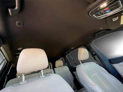 Used 2023 Jeep Grand Cherokee Limited w/ Trailer Tow Prep Group (B) image 17