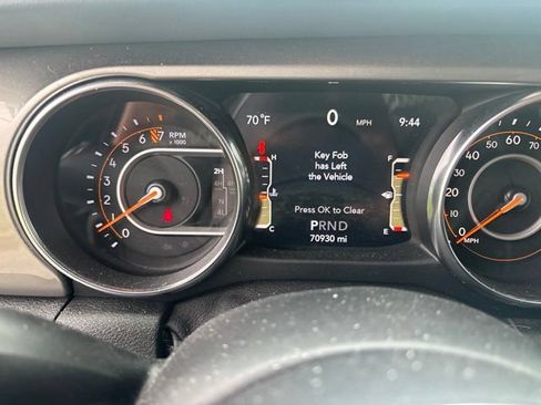 Used 2019 Jeep Wrangler Unlimited Sahara AWD/4WD image 9