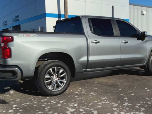 Used 2022 Chevrolet Silverado 1500 LT image 2