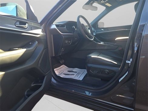 New 2025 Jeep Grand Cherokee L Limited image 9