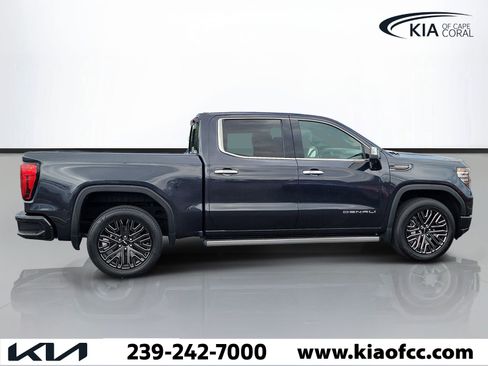 Used 2022 GMC Sierra 1500 Denali Ultimate AWD/4WD image 2