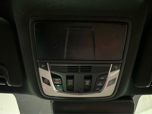 Used 2025 Acura RDX SH-AWD image 14