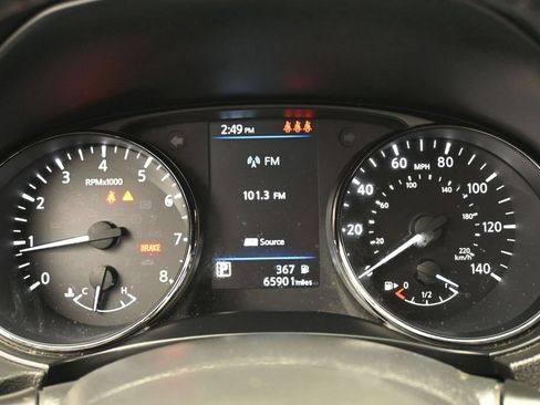 Used 2022 Nissan Rogue Sport SV FWD image 13